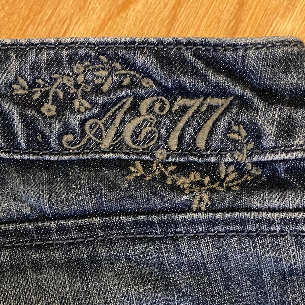 American Eagle Outfitters Women’s Dark Blue Jeans - Picture 4 of 5